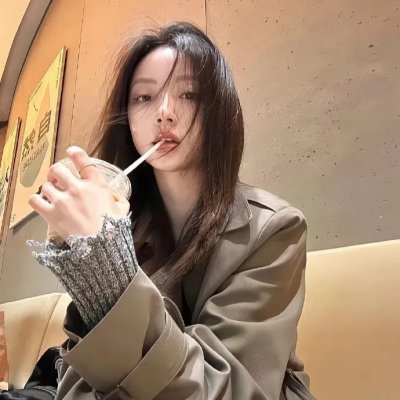 弱比少男闯女校